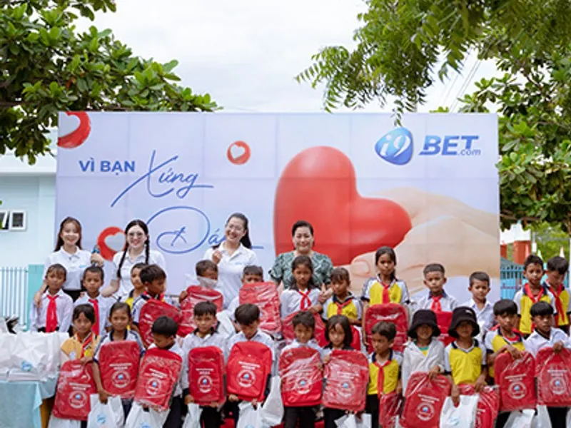 Hình ảnh đội ngũ i9bet141 làm việc cùng nhau